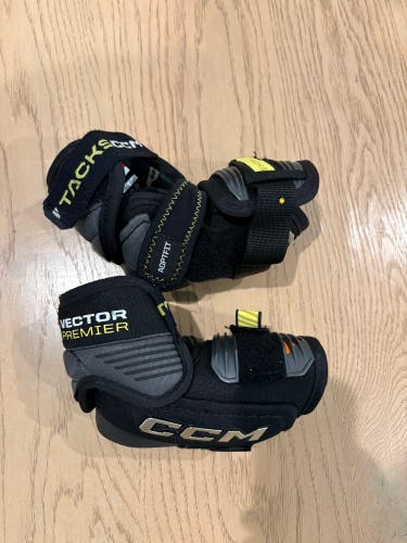 Jr. Small CCM Vector Premier Elbow Pads (Used But Like New)