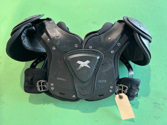 Used Youth Small Xenith Flyte Shoulder Pads