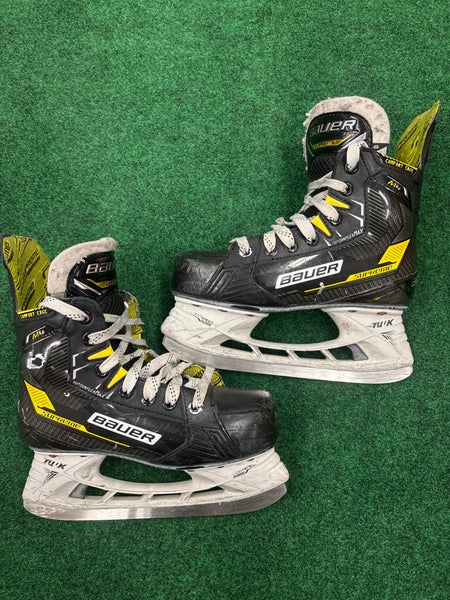 Junior Bauer Supreme M4 Hockey Skates (Regular) Size 3 (Used)