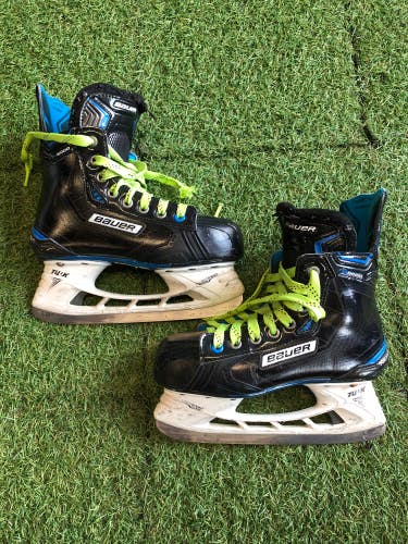 Junior Bauer Nexus N9000 Hockey Skates Regular Width Size 3.5 (Used)