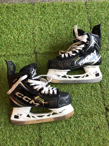 Intermediate CCM Tacks XF 80 Hockey Skates Size 4.0 (Used)
