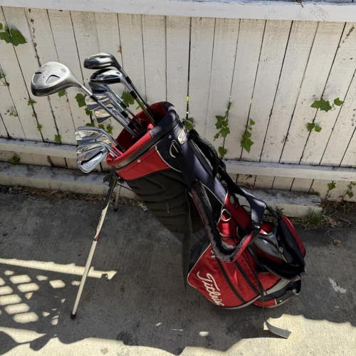 Titleist 680 MB Forged Mens Right Handed Golf Club Complete Set W/ Titleist Bag
