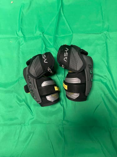 Junior Medium CCM Tacks AS-V Elbow Pads (Used)