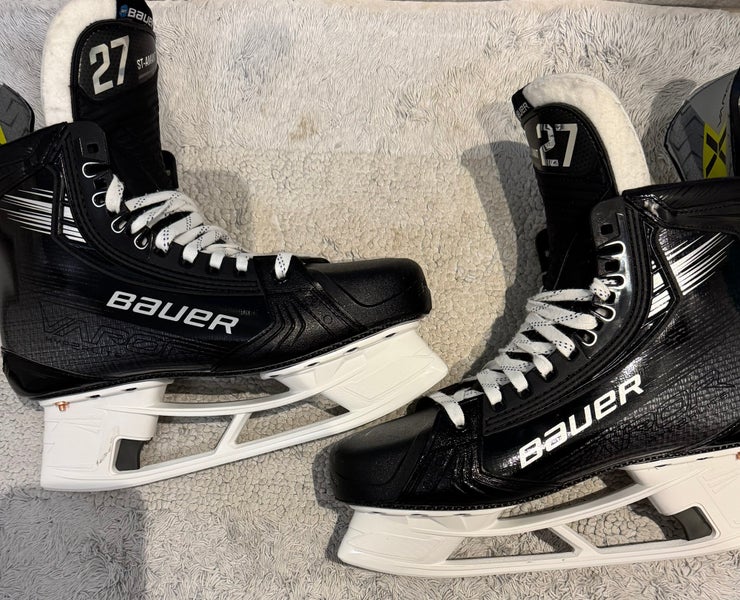 Bauer Vapor Hyperlite 2 Hockey Skates Wide Width  Pro Stock 9 (Used)