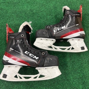 Intermediate CCM JetSpeed Vibe (SMU) Hockey Skates (Regular) Size 4 (Used)