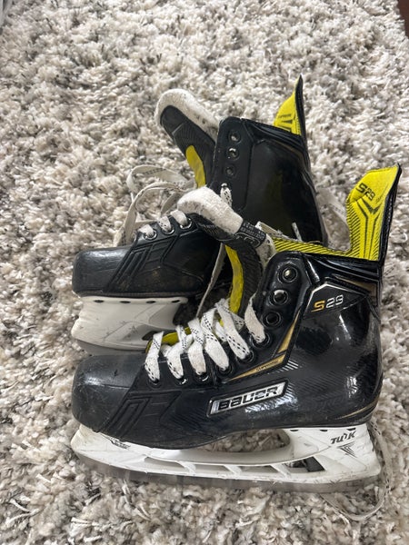 Bauer Supreme S29 Hockey Skates Regular Width  5 (Used)