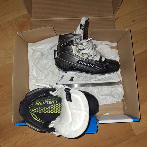 Brand new! Bauer Hockey Skates Regular Width Size 3