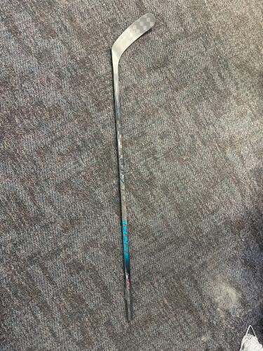 Intermediate CCM Vizion Right Handed Hockey Stick P29+1/4 (Used)