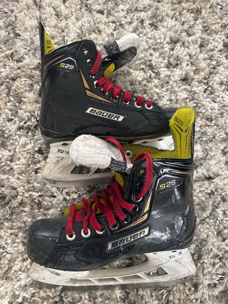 Bauer Supreme S29 Hockey Skates Regular Width Size 3.5 (Used)