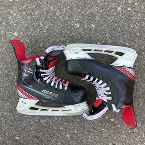 Intermediate Bauer Vapor X2.5 Hockey Skates | Size: 5