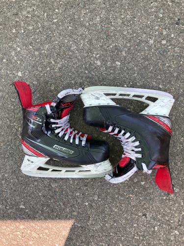 Bauer Vapor X2.5 Hockey Skates Regular Width | Senior Size: 5