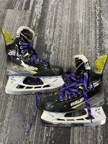 Junior Bauer Vapor X4 Hockey Skates Extra Wide Width Size 3 (Used)