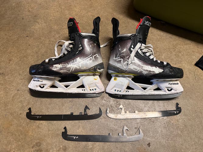 Bauer Vapor Hyperlite Hockey Skates 6 (Used)