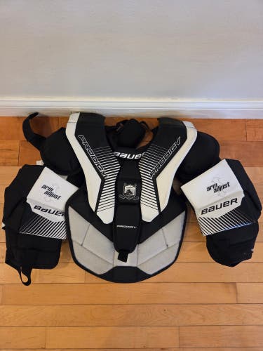 Small / Medium Bauer Prodigy 3.0 Goalie Chest Protector (Used)