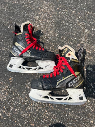 Intermediate CCM Tacks AS-570 Hockey Skates | Size 5 (Used)