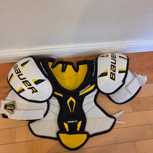 Small Junior Bauer Supreme One 40 Shoulder Pads (Used)