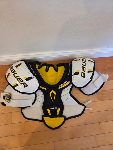 Small Junior Bauer Supreme One 40 Shoulder Pads (Used)