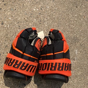 Black Junior Warrior Pro Series II Gloves 11" (Used)