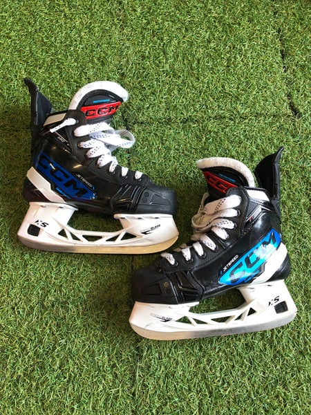Junior CCM Jetspeed FT680 Hockey Skates Size 2.0 (Used)