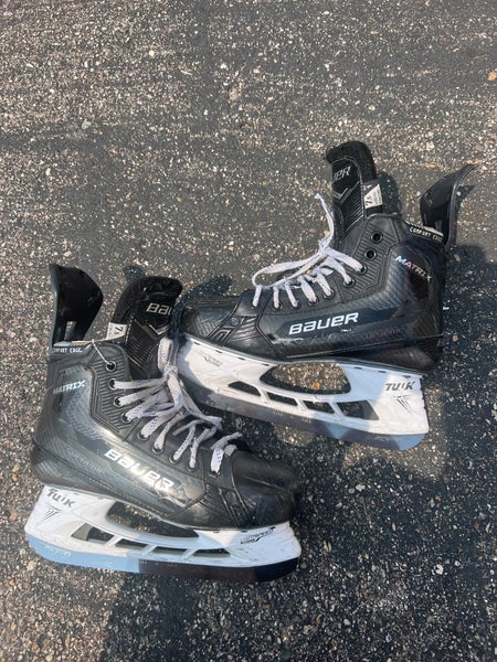 Senior Bauer Supreme Matrix Hockey Skates | Size 7.5 Fit 1