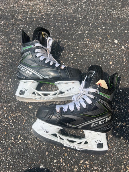 Junior CCM Ribcor Maxx Plus Hockey Skates Regular Width Size 1.5 (Used)
