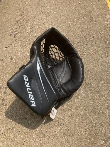 Intermediate Bauer Vapor X5 Pro Goalie Glove