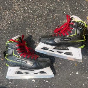 Intermediate Bauer GSX Hockey Goalie Skates Extra Wide Width Size 5.5 (Used)