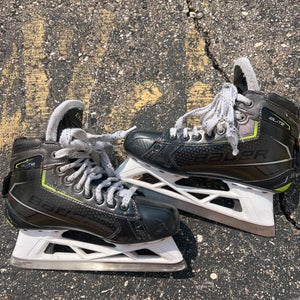 Intermediate Bauer Elite Hockey Goalie Skates | Size 5.5 Fit 2