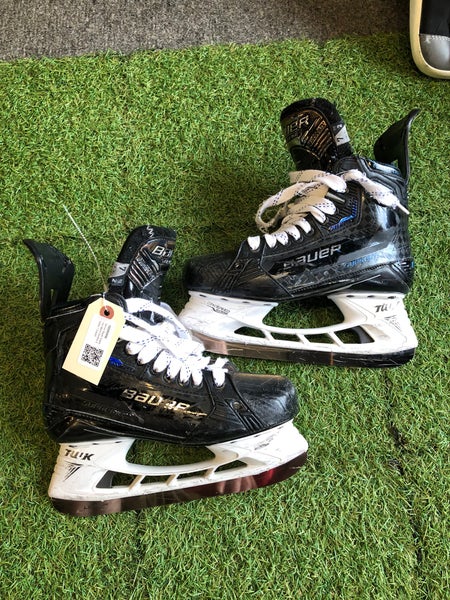Senior Bauer Supreme Mach Hockey Skates 7.0 (Used)