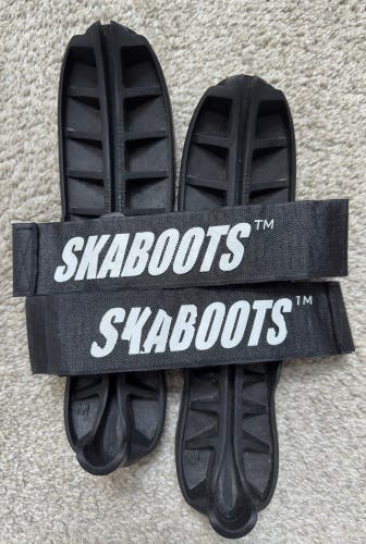 Skaboots size medium