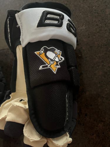 13 inch Bauer Team Pro Series Penguins Hockey Gloves