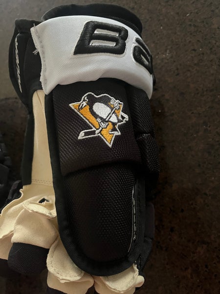 13 inch Bauer Team Pro Series Penguins Hockey Gloves