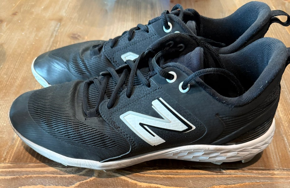 Black Men's Size M 12.5 (W 13.5) Adult New Balance Low Top 3000v6 Molded Cleats (Used)
