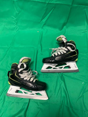 Intermediate Bauer GSX Hockey Goalie Skates Extra Wide Width Size 4 (Used)