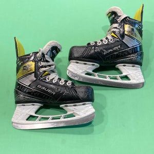 Used Youth Bauer Supreme 3S Hockey Skates Size 12.5