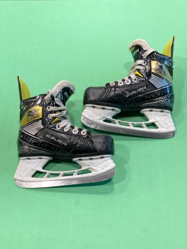 Youth Bauer Supreme 3S Hockey Skates 12.5 (Used)