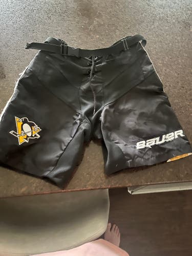 Pittsburgh Pens Elite Hockey Shell - Jr. Medium