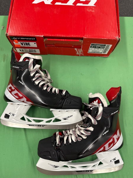 Senior CCM JetSpeed Vibe (SMU) Hockey Skates (Regular) Size: 9.5 (New)