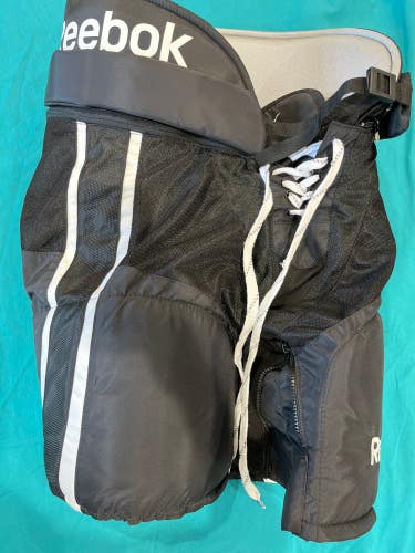 Black Senior Medium Reebok 16K Hockey Pants (Used)