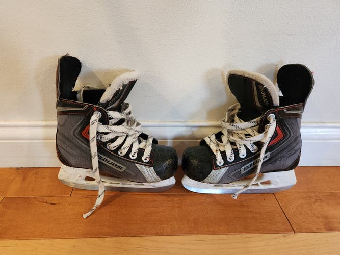 Youth Bauer Vapor X Hockey Skates 12 (Used)