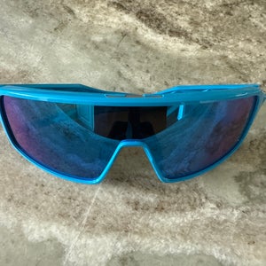 Men's  One Size Fits All Oakley Sutro Sunglasses (New)