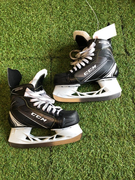 Youth CCM Tacks 9040 Hockey Skates Regular Width Size 2.0 (Used)