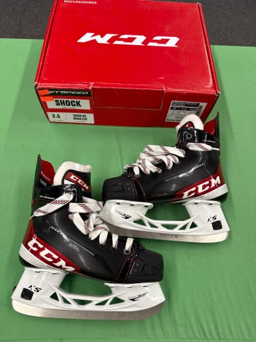 Junior CCM JetSpeed Shock (SMU) Hockey Skates (Regular) Size 2.5 (New)