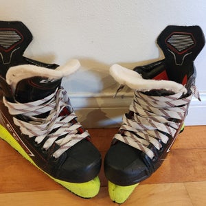 CCM JetSpeed FT470 Hockey Skates Size 3.5 (Used)