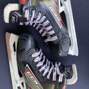Youth Size 13.5 CCM Jetspeed FT460 Hockey Goalie Skates