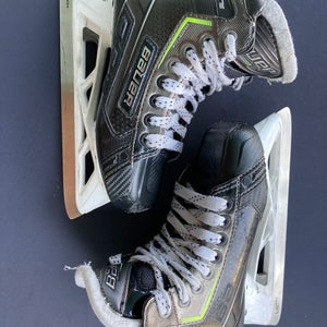 Junior Bauer Elite Hockey Goalie Skates Extra Wide Width Size 2 (Used)