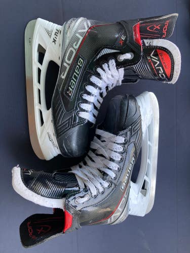 Senior Bauer Vapor 3X Hockey Skates 7.5 (Used)