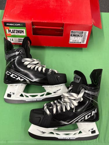 Senior CCM Ribcor Platinum (SMU) Hockey Skates (Regular) Size 7.5 (New)