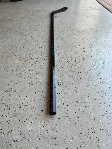 CCM Vizion Hockey Stick - Right Hand - 65 Flex - P29 + 1/4 - SR (used)
