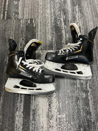 Senior Bauer Supreme 2S Hockey Skates Size 5 (Used)